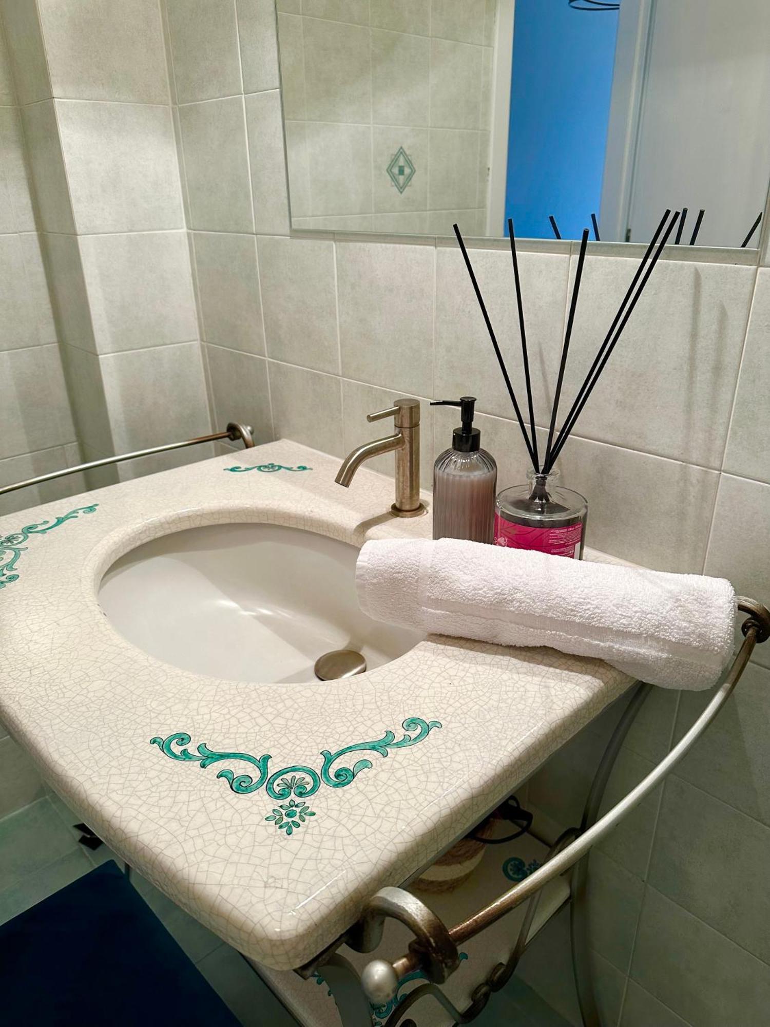 דירות מונטפיאסקונה La Casa Di Maurizio מראה חיצוני תמונה